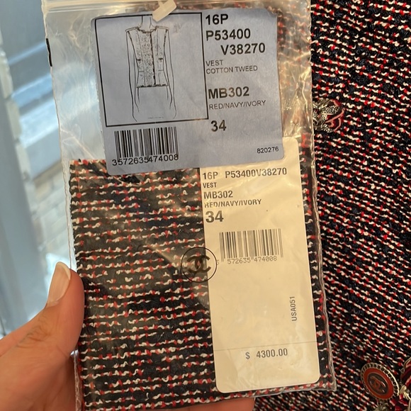 Spring Chanel Suit size 2 - Picture 7 of 11